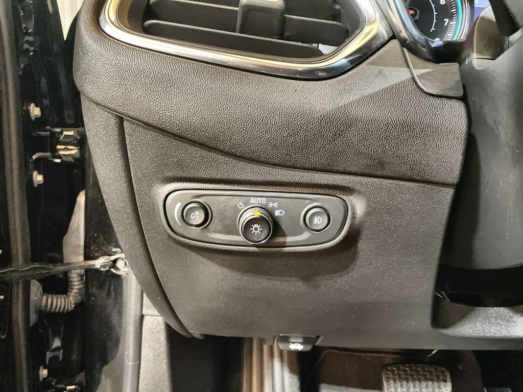 Used 2024 Mosaic Black Metallic Chevrolet Premier image 17