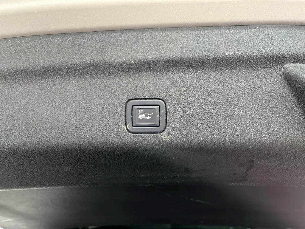 Used 2022 Empire Beige Metallic Chevrolet Z71 image 11