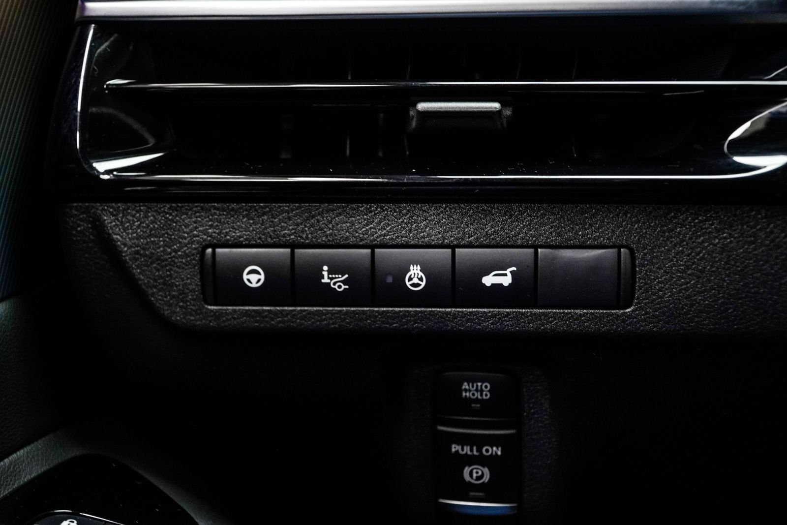 Used 2025 Black Nissan Platinum image 40