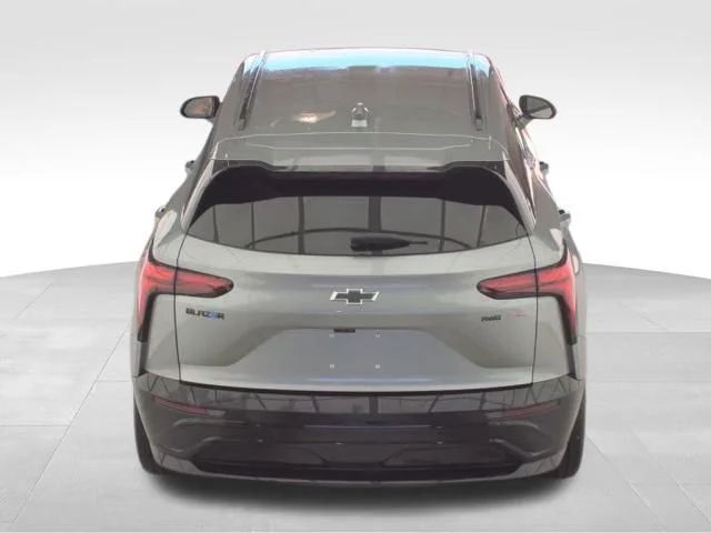 Used 2024 Gray Chevrolet RS image 3