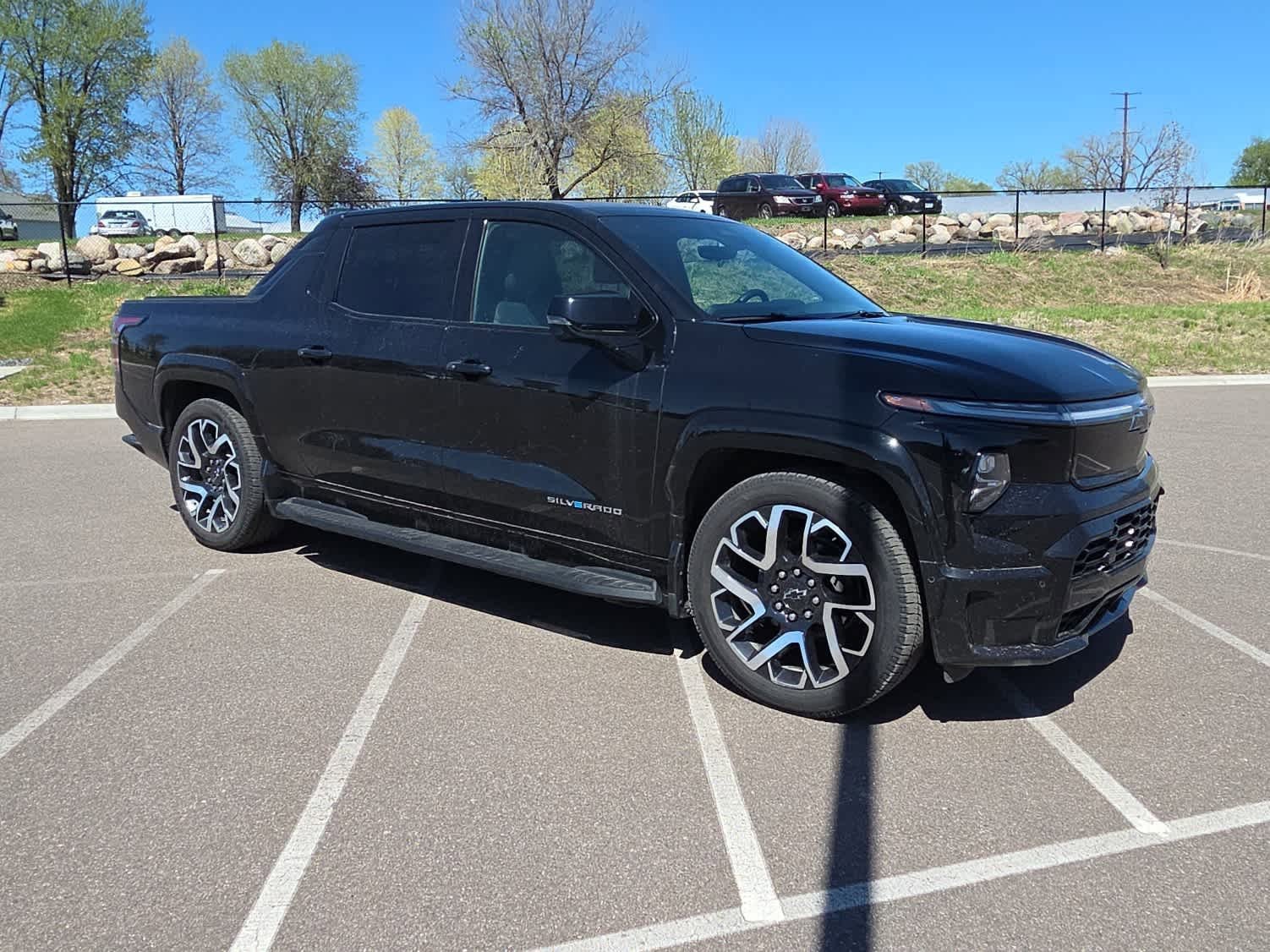 Used 2025 Chevrolet Silverado EV RST with VIN 1GC402EL5SU404391 for sale in Vadnais Heights, MN