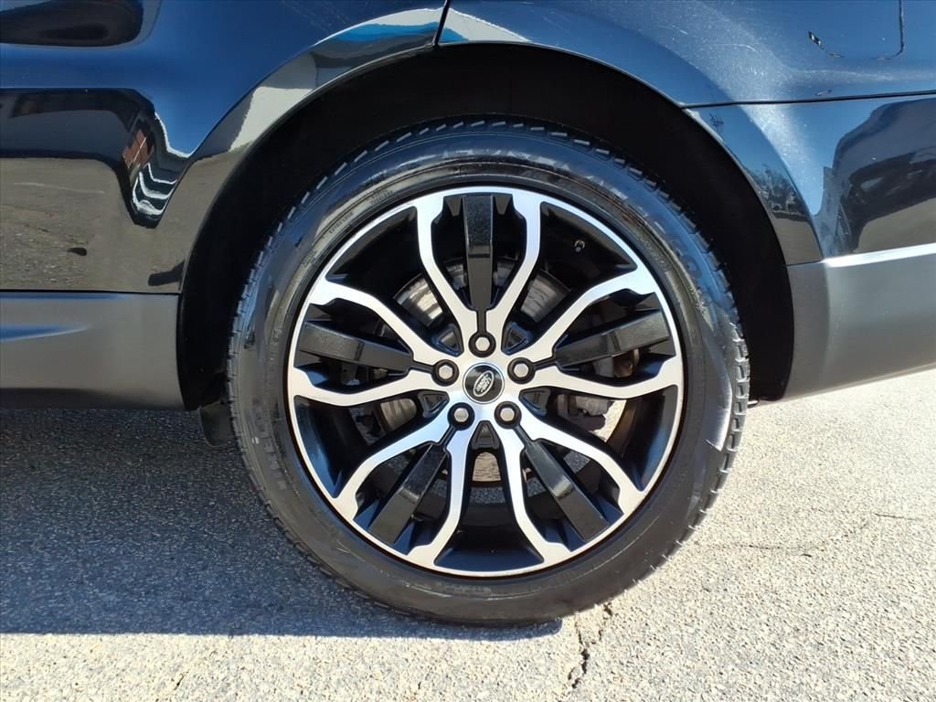 Used 2020 Santorini Black Metallic Land Rover SE image 22