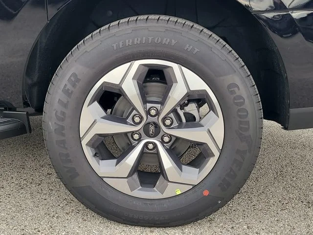 New 2027 Black Metallic Ford Active image 8