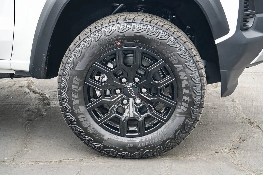 2026 Chevrolet Colorado Trail Boss - Photo 12