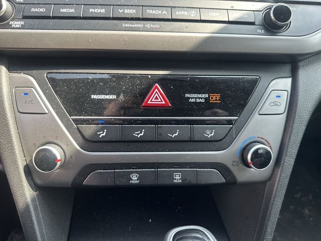 Used 2018 White Hyundai SEL image 18