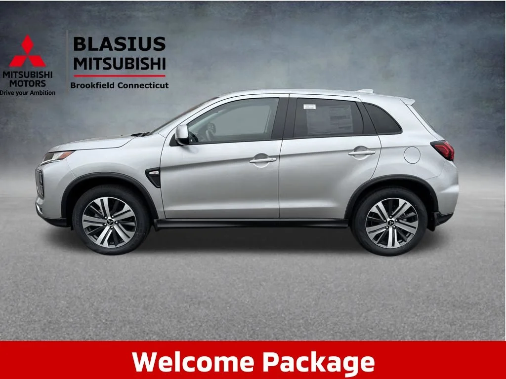 New 2025 Silver Mitsubishi 2.0 ES image 4