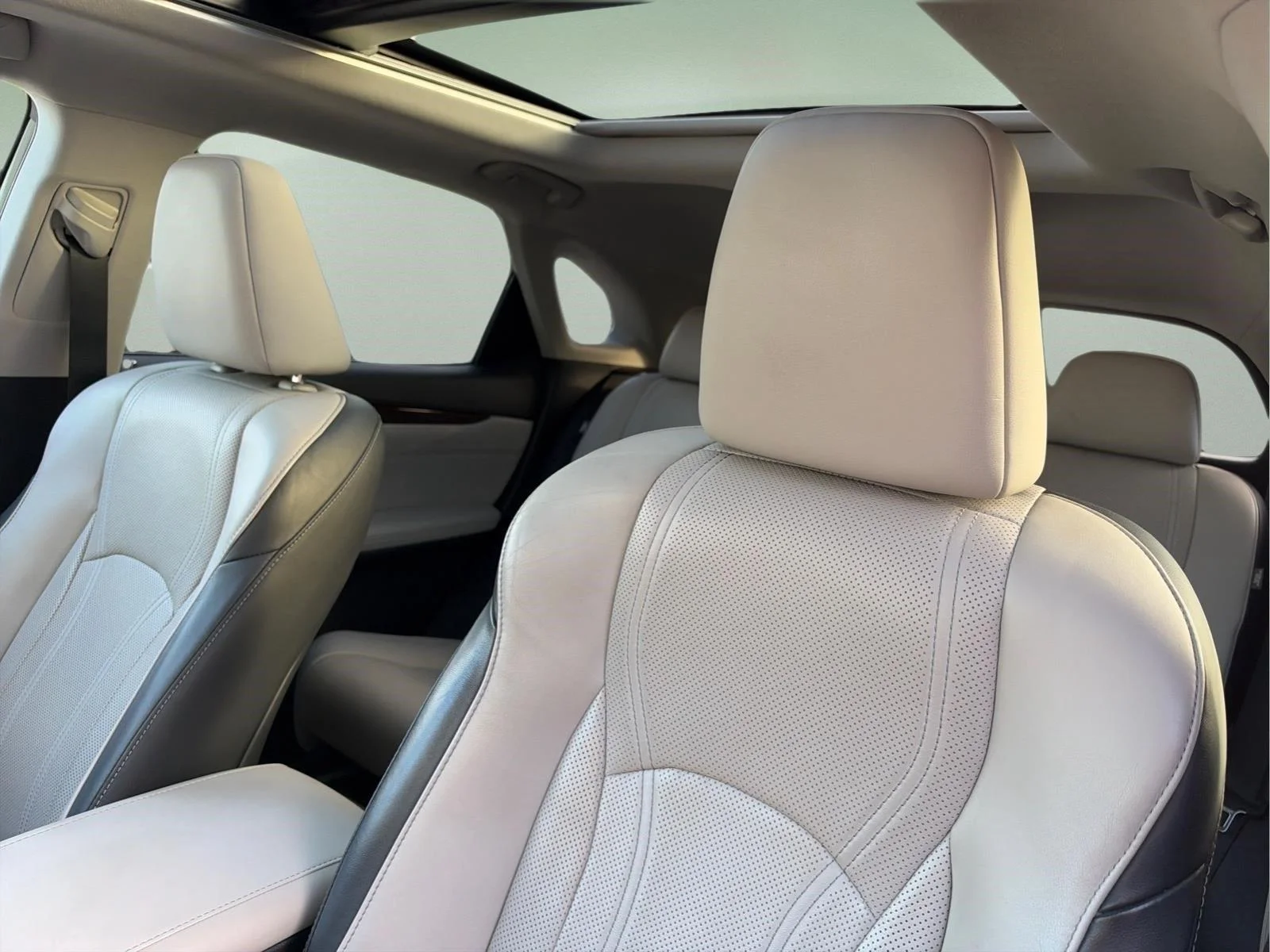 Used 2017 Silver Lining Metallic Lexus RX 350 image 24