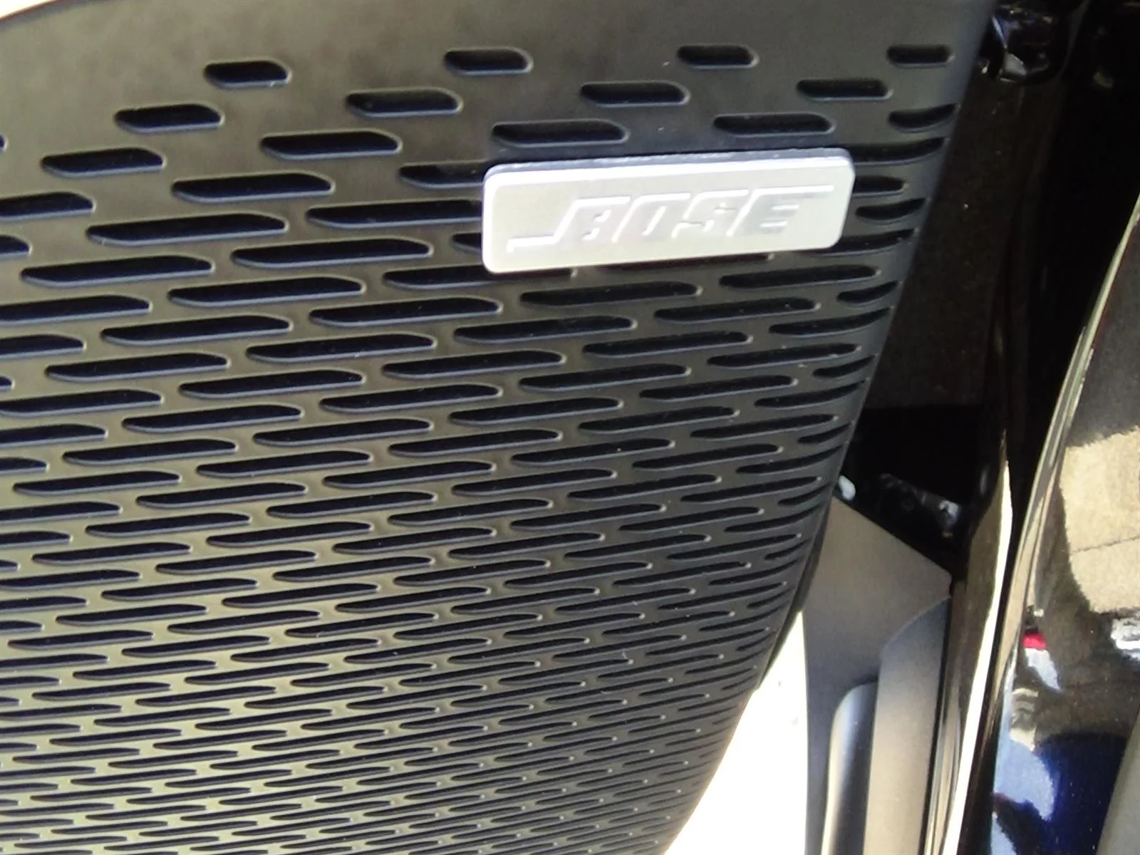 Used 2025 Ebony Twilight Metallic (gb8) GMC Elevation image 19