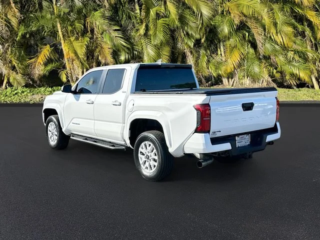 Used 2025 White Toyota SR5 image 7