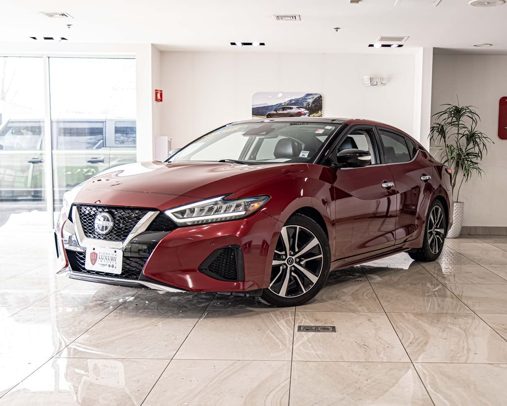 Used 2023 Red Nissan 3.5 SL image 1