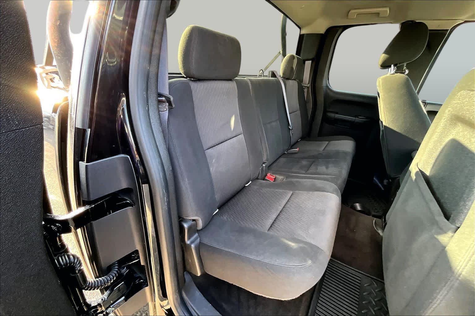 Used 2013 Onyx Black GMC SLE image 20