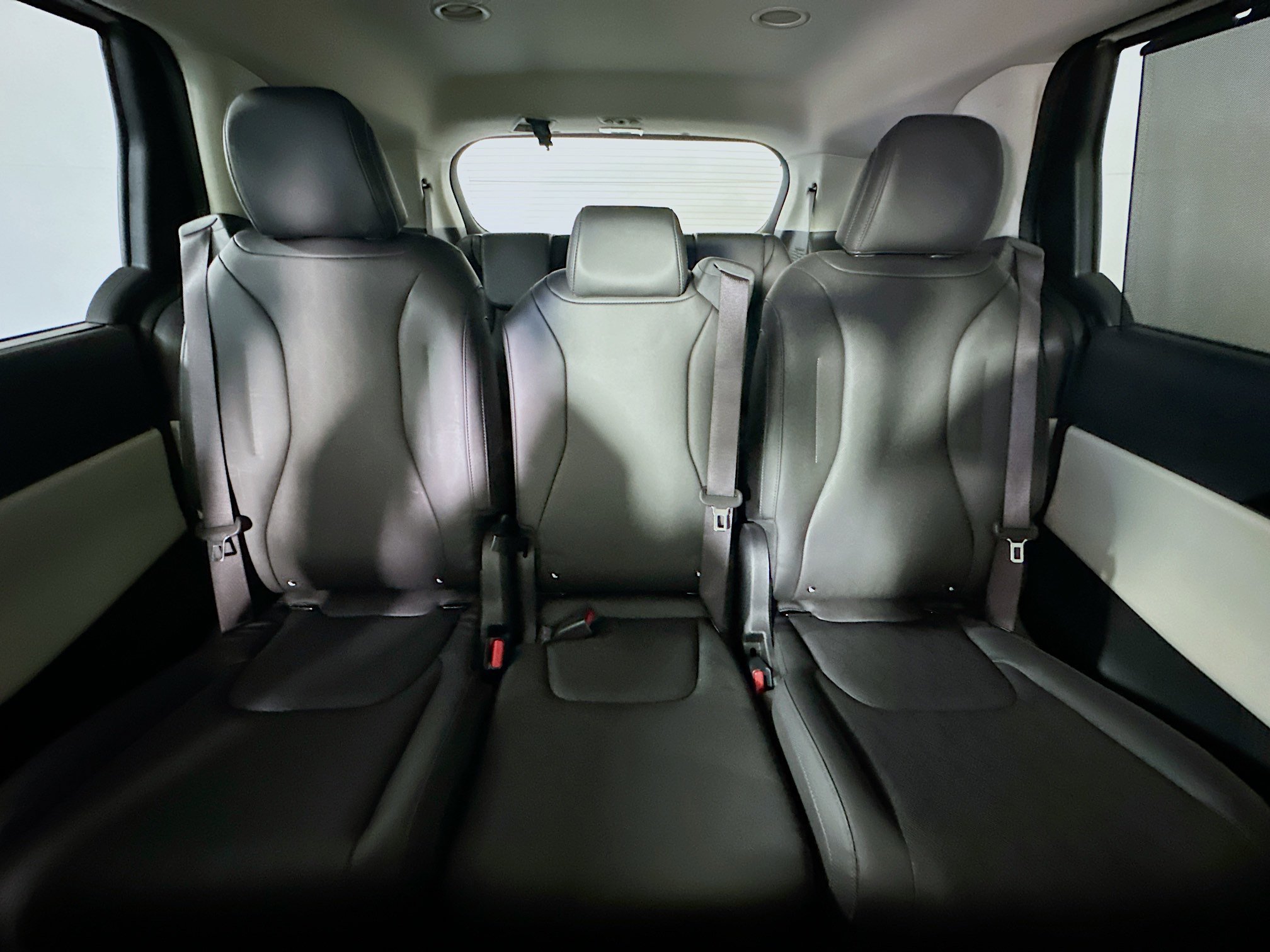 Used 2024 Snow White Pearl Kia EX image 30