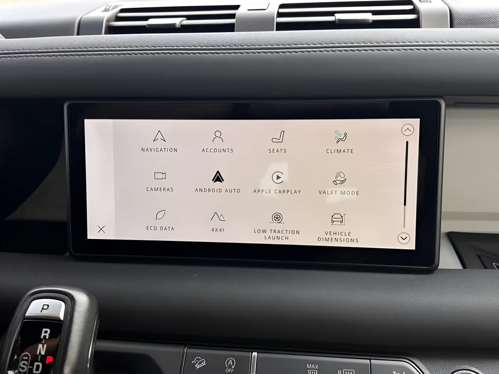 2023 Land Rover Defender X-Dynamic SE - Photo 9