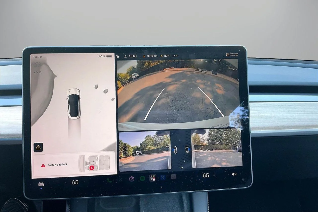 Used 2023  Tesla Base image 15