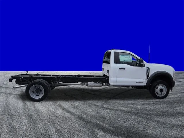 New 2026 Oxford White Ford F-450® XL image 3