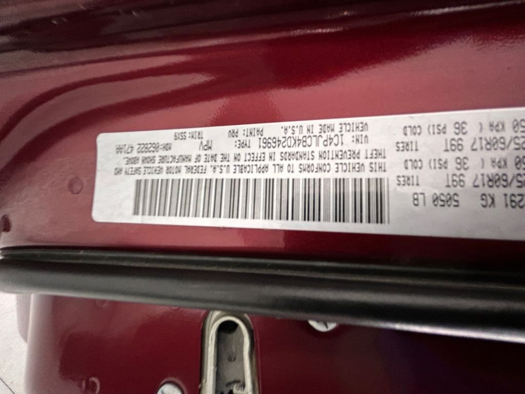Used 2019 Red Jeep Latitude image 20