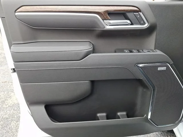 New 2026 Summit White GMC Elevation image 12