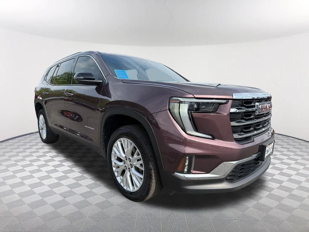 Used 2024 Brown GMC Elevation image 3