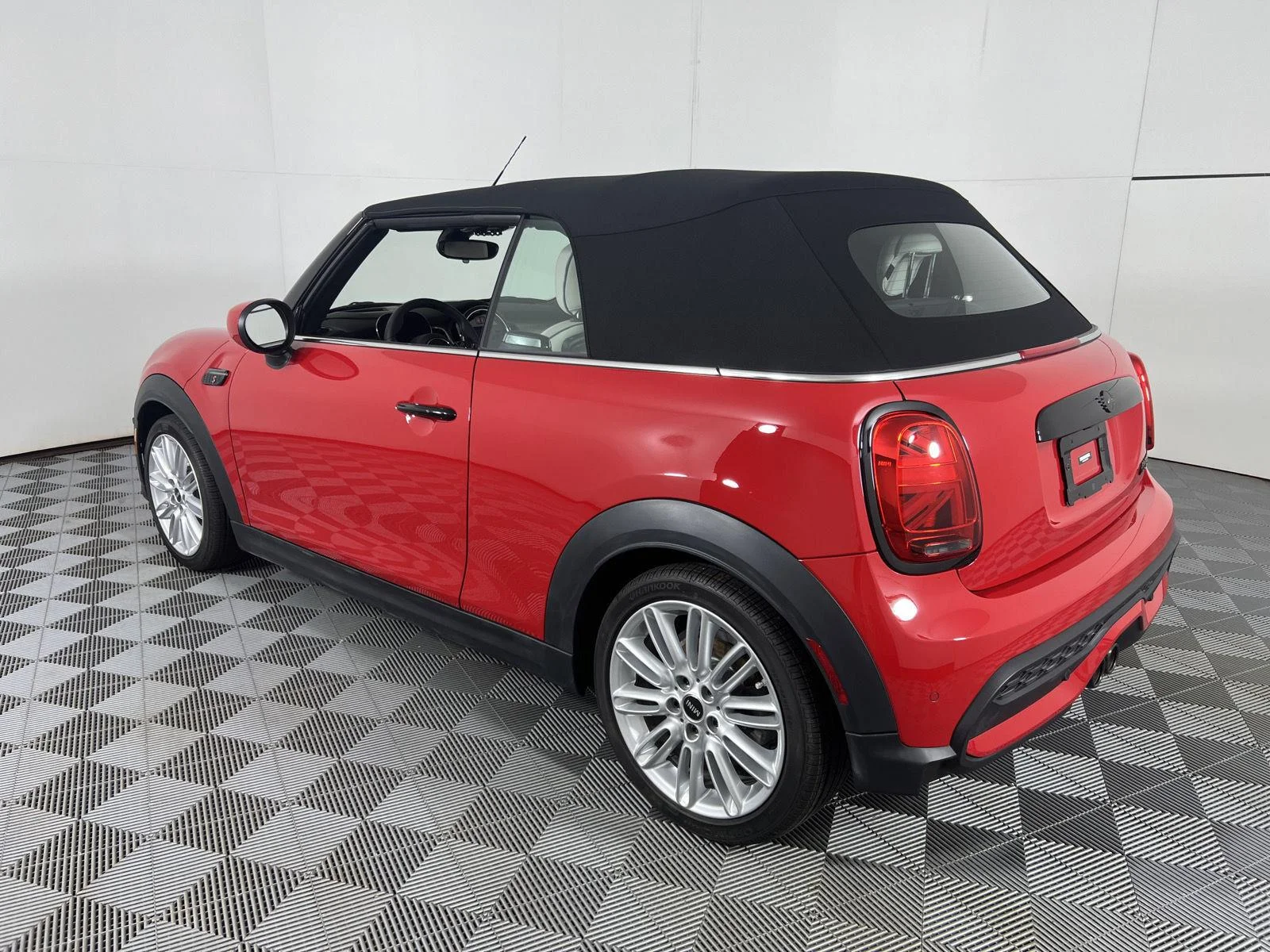 Used 2024 Chili Red MINI Cooper S image 8
