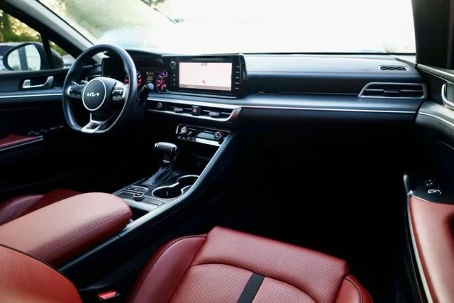 Used 2023 White Kia GT-Line image 38