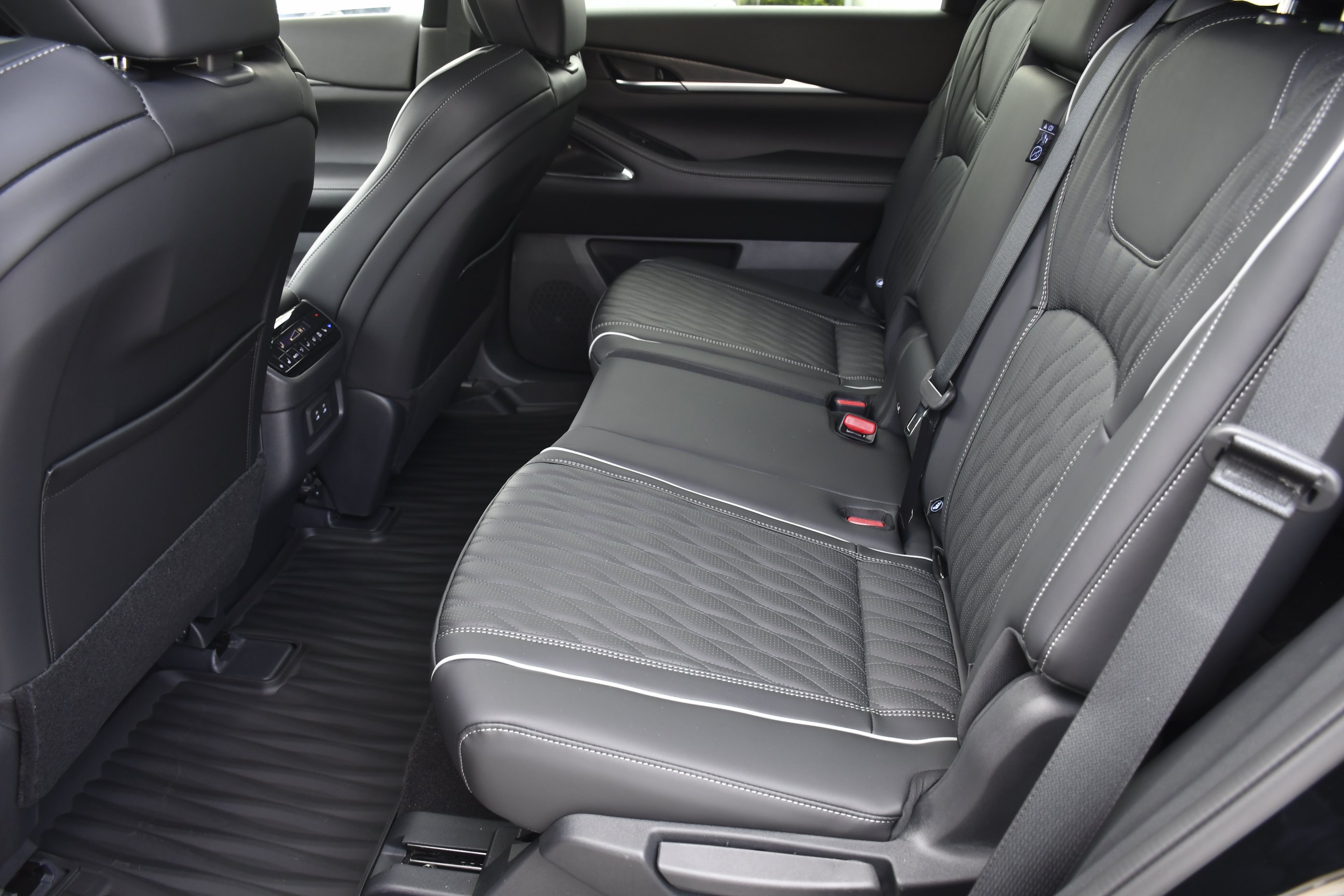 New 2027 GRAND BLUE INFINITI Autograph AWD image 28