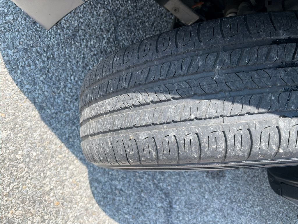 Used 2019 Silver Jeep Limited image 41