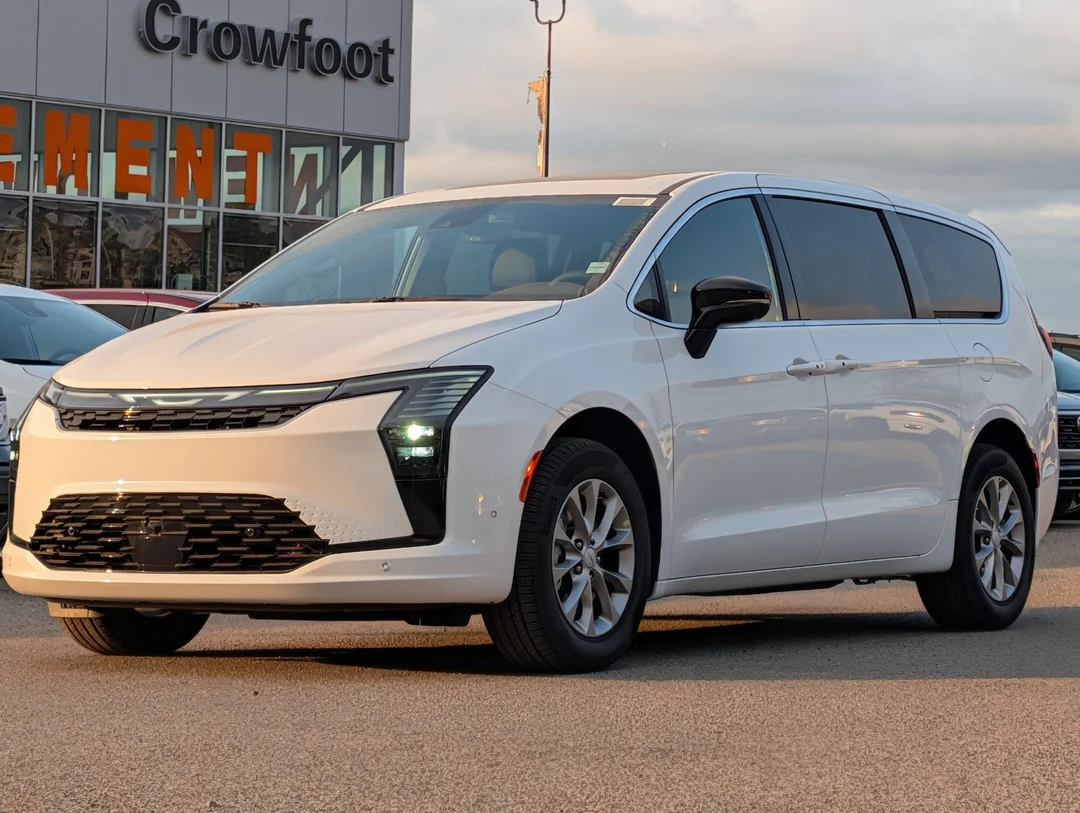 New 2027 White Chrysler Select - - AWD - 3.6L Pentastar V6 - Safety Sphere Pkg - Power Sunroof & More! image 4