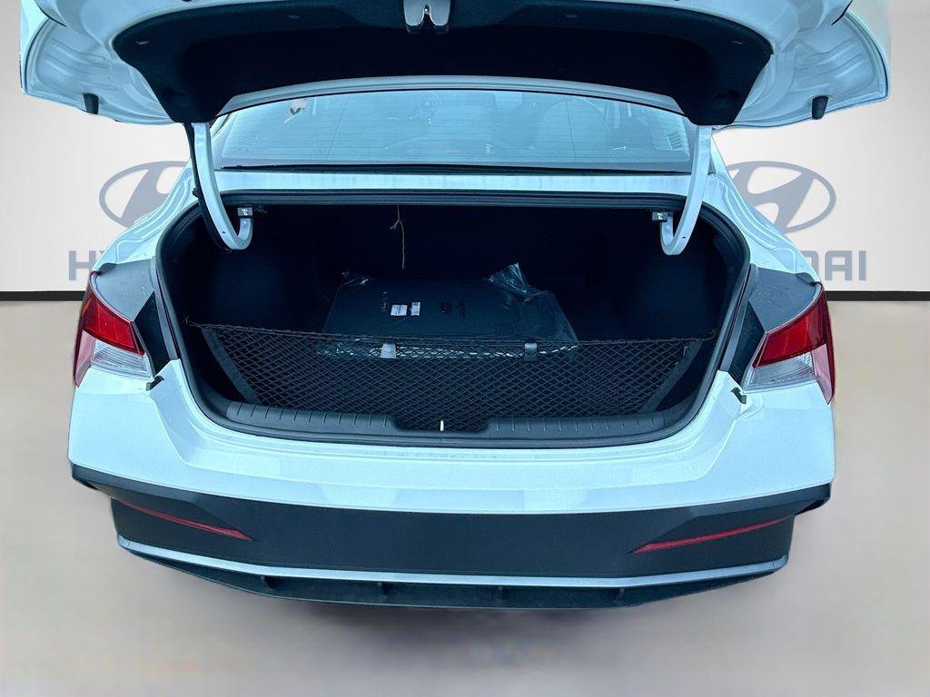 New 2026 Serenity White Hyundai SE image 18