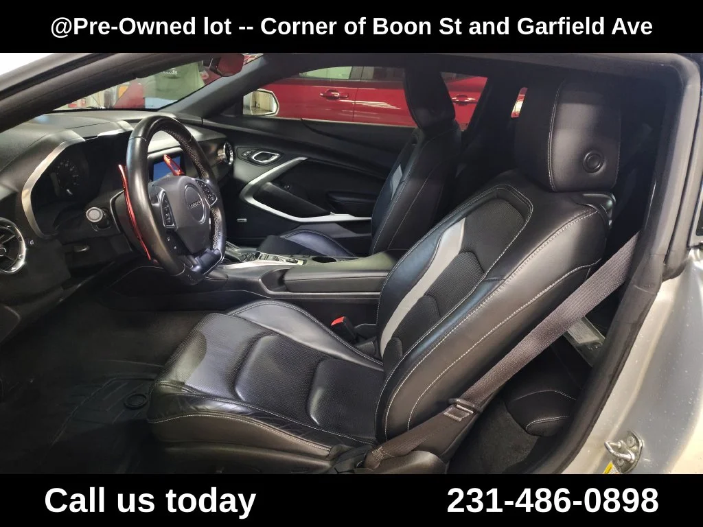 Used 2016  Chevrolet 2LT image 14