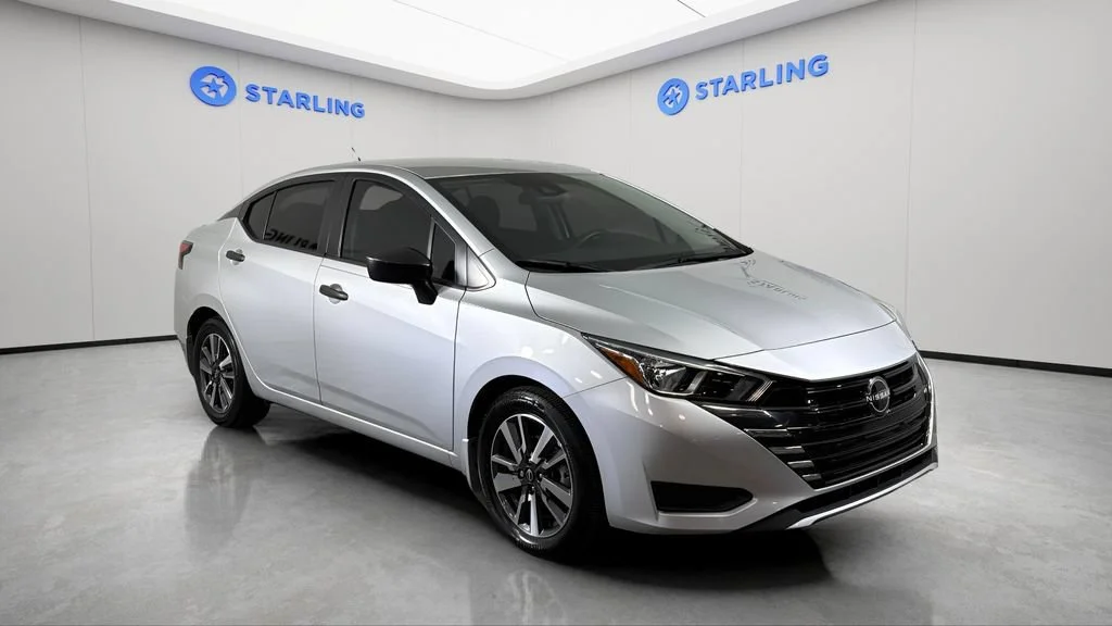 Used 2024  Nissan S image 13