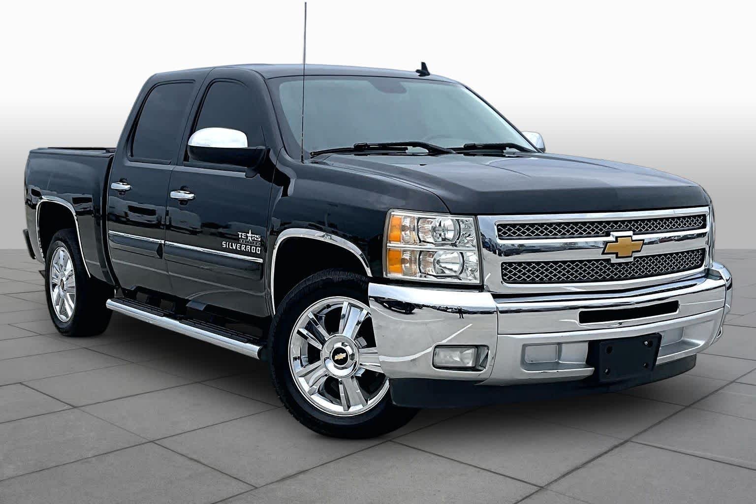 Used 2013 Black Chevrolet LT image 2