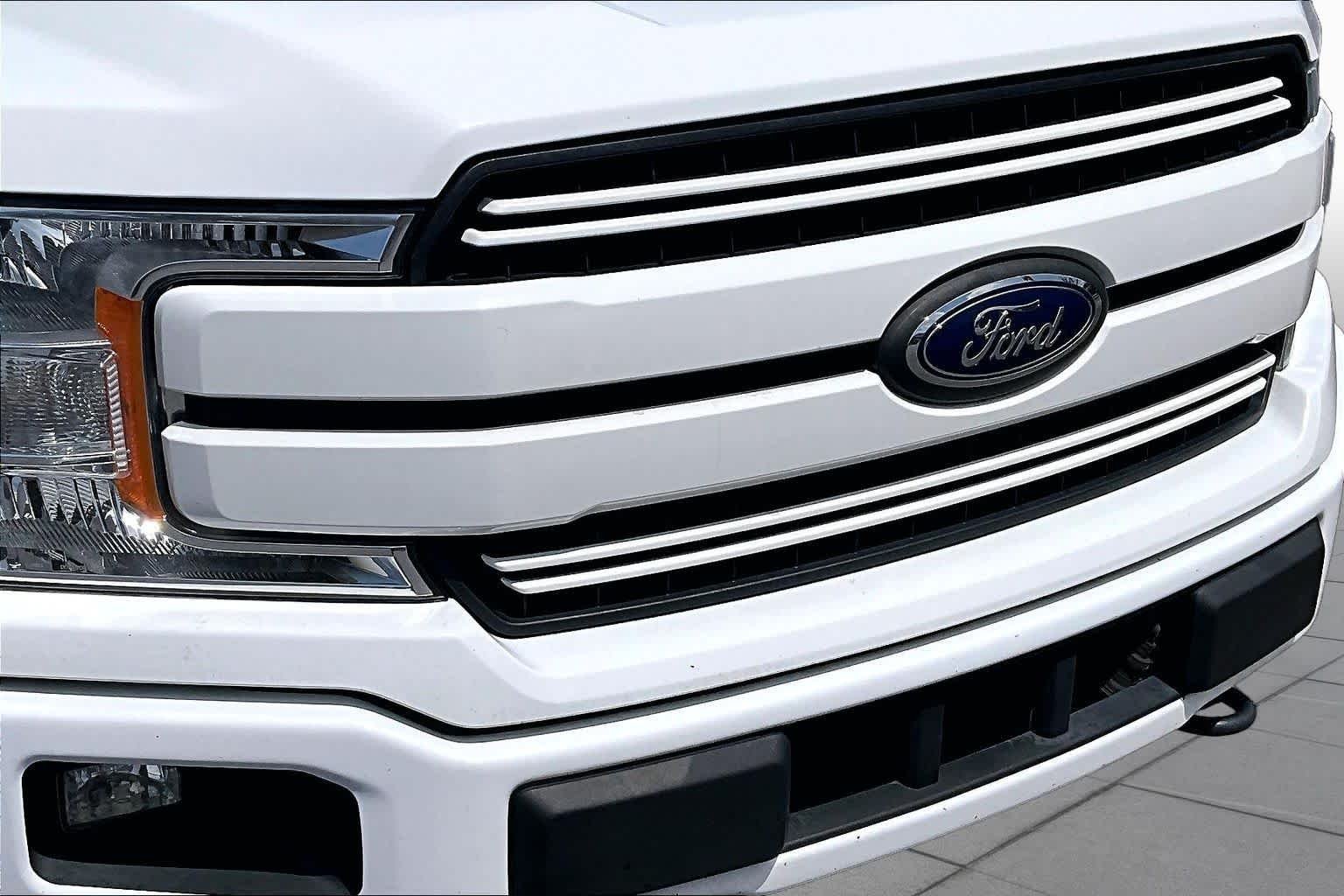 Used 2018 Oxford White Ford LARIAT image 29