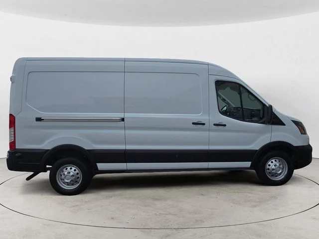 Used 2025 Oxford White Ford Base image 4