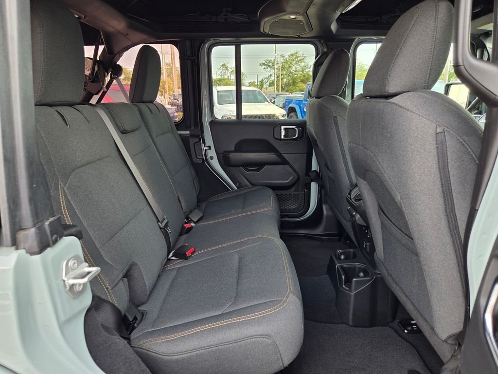 Used 2024 Gray Jeep Sahara image 16