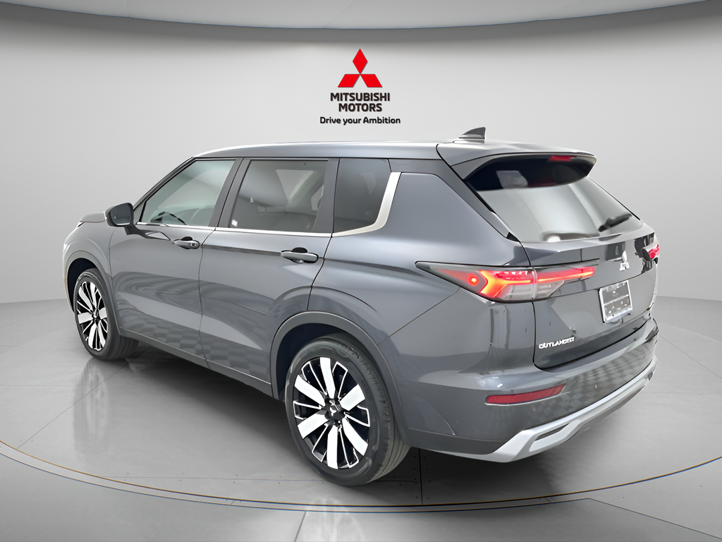 Used 2025 Moonstone Gray Metallic/Black Roof Mitsubishi SE image 6