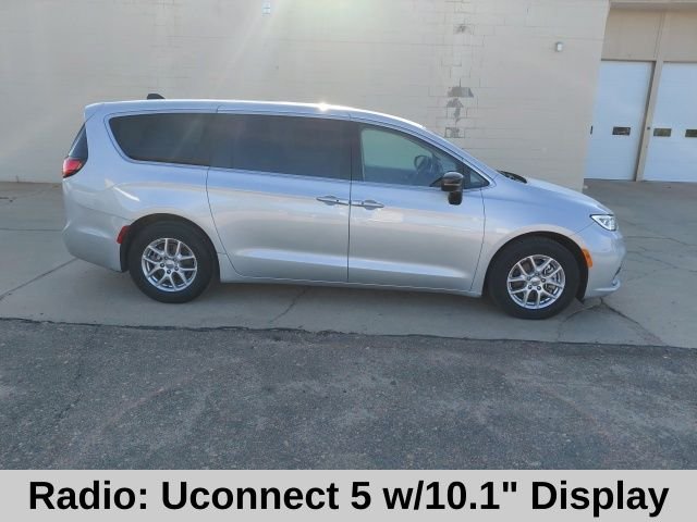 Used 2024 Silver Mist Clearcoat Chrysler Touring L image 3