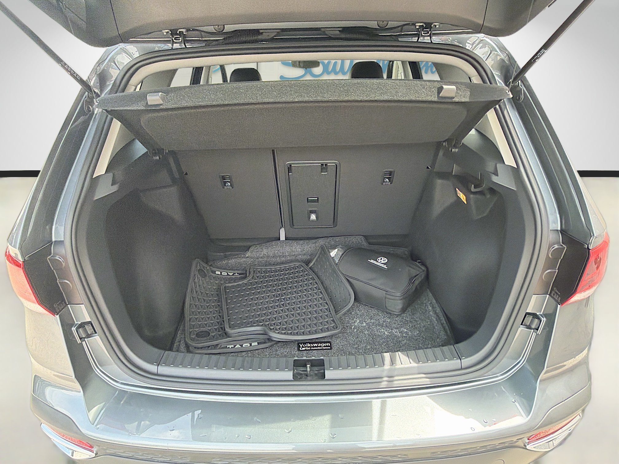 Certified Used 2023 Platinum Gray Metallic Volkswagen SE image 26