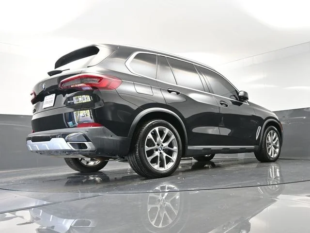 Used 2020 Black BMW sDrive40i image 57