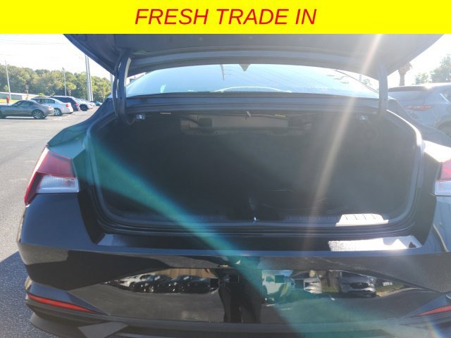 Used 2023 Black Hyundai SEL image 16