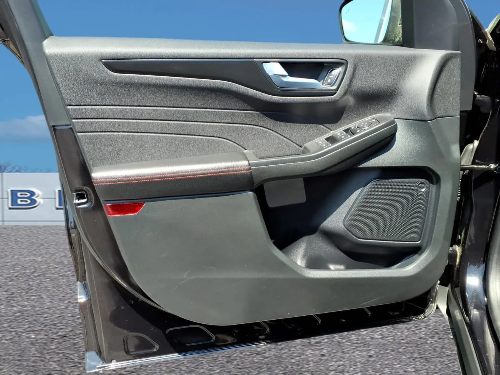 Used 2022 Agate Black Metallic Ford SEL image 12