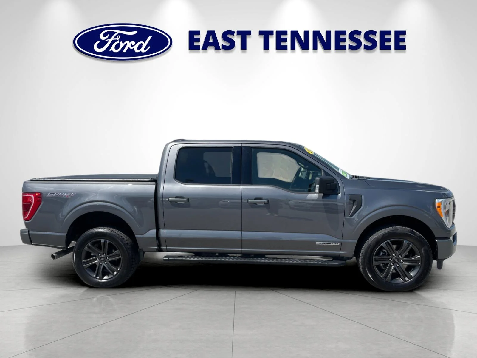 Used 2022 Gray Ford XLT image 2