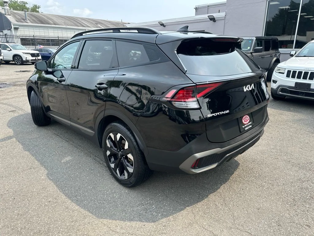Used 2023 Black Kia X-Line image 3