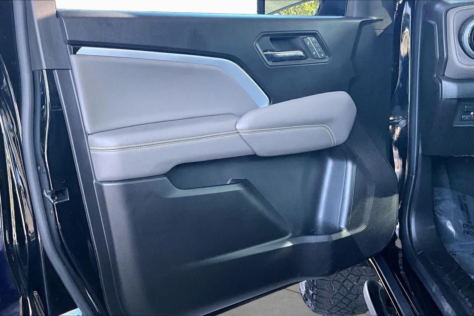 Used 2024 Black Chevrolet 4WD ZR2 image 22