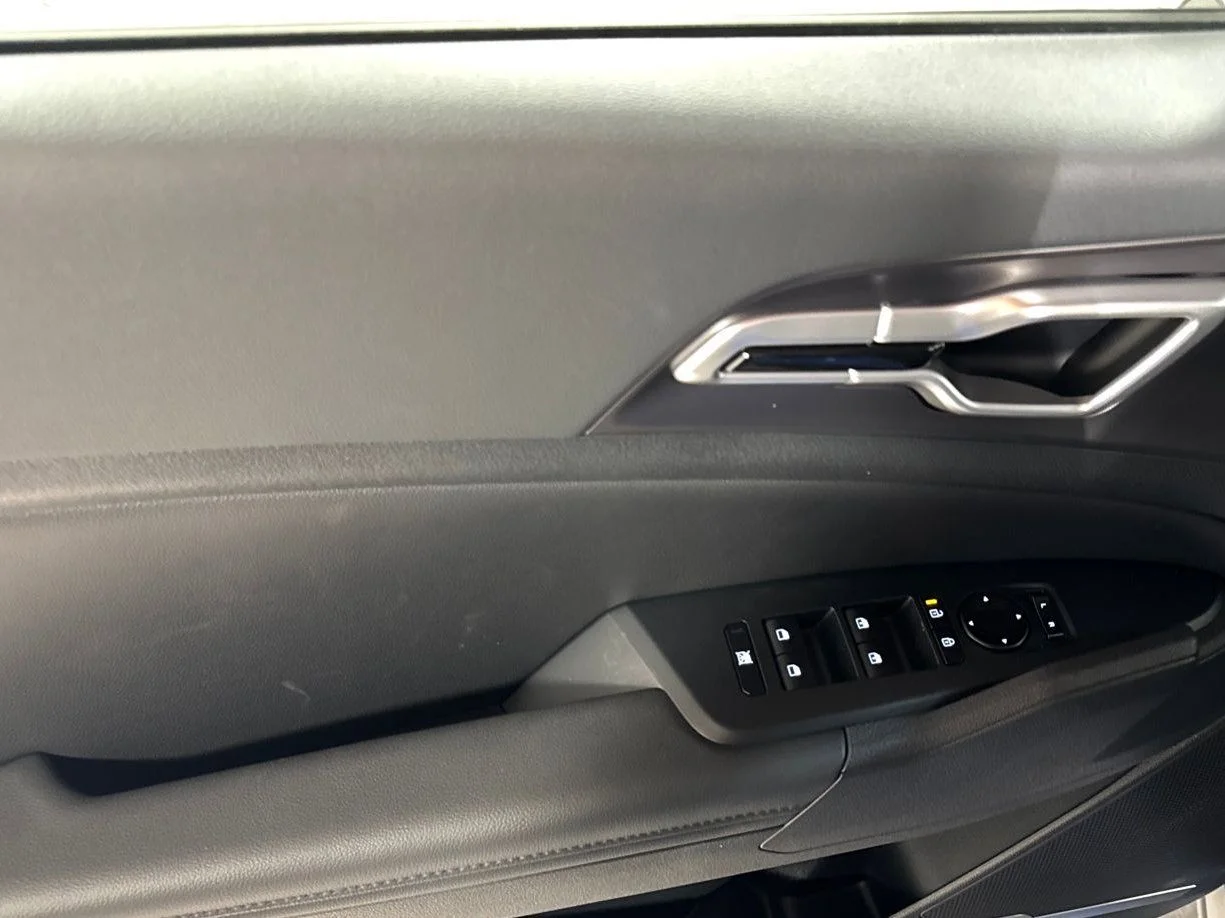 New 2026 Glacial White Pearl Kia EX image 24