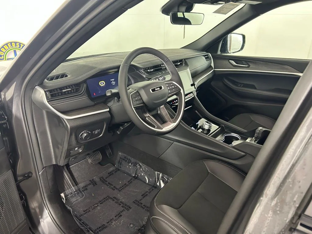 New 2026 Baltic Gray Metallic Clear-Coat Exterior Paint Jeep Altitude image 12
