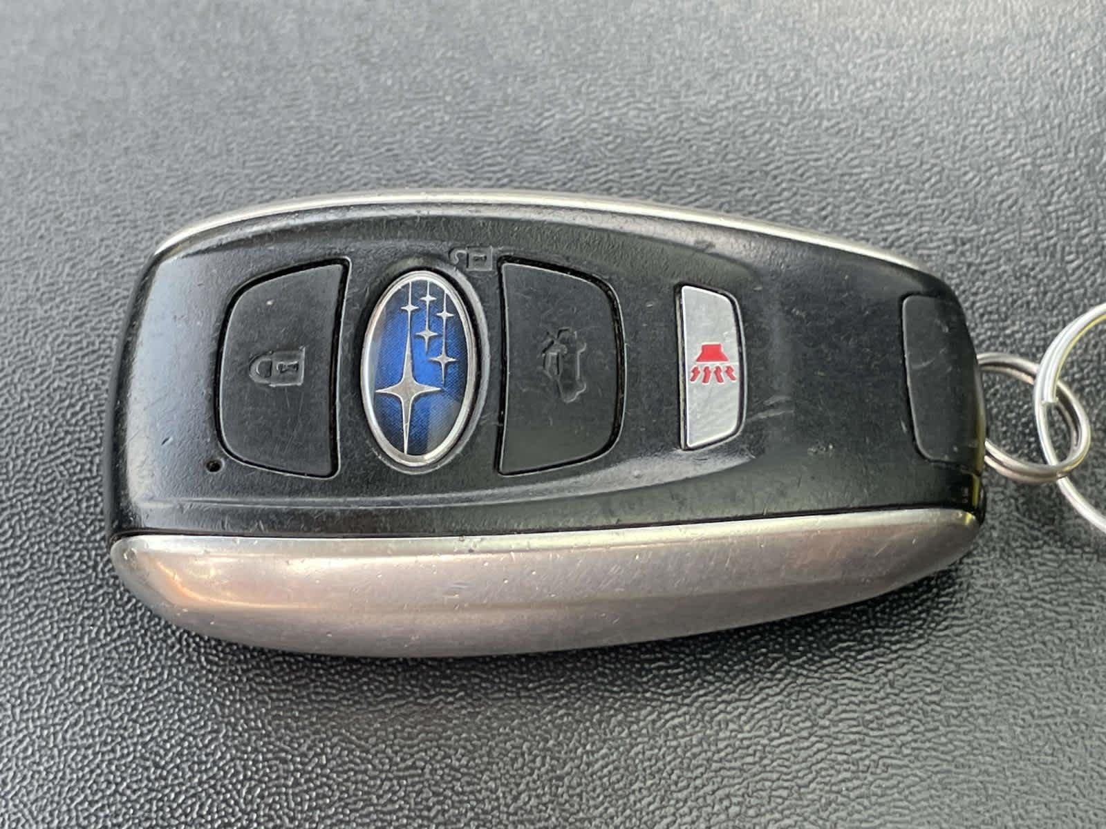 Used 2020 Crystal White Pearl Subaru Limited image 6