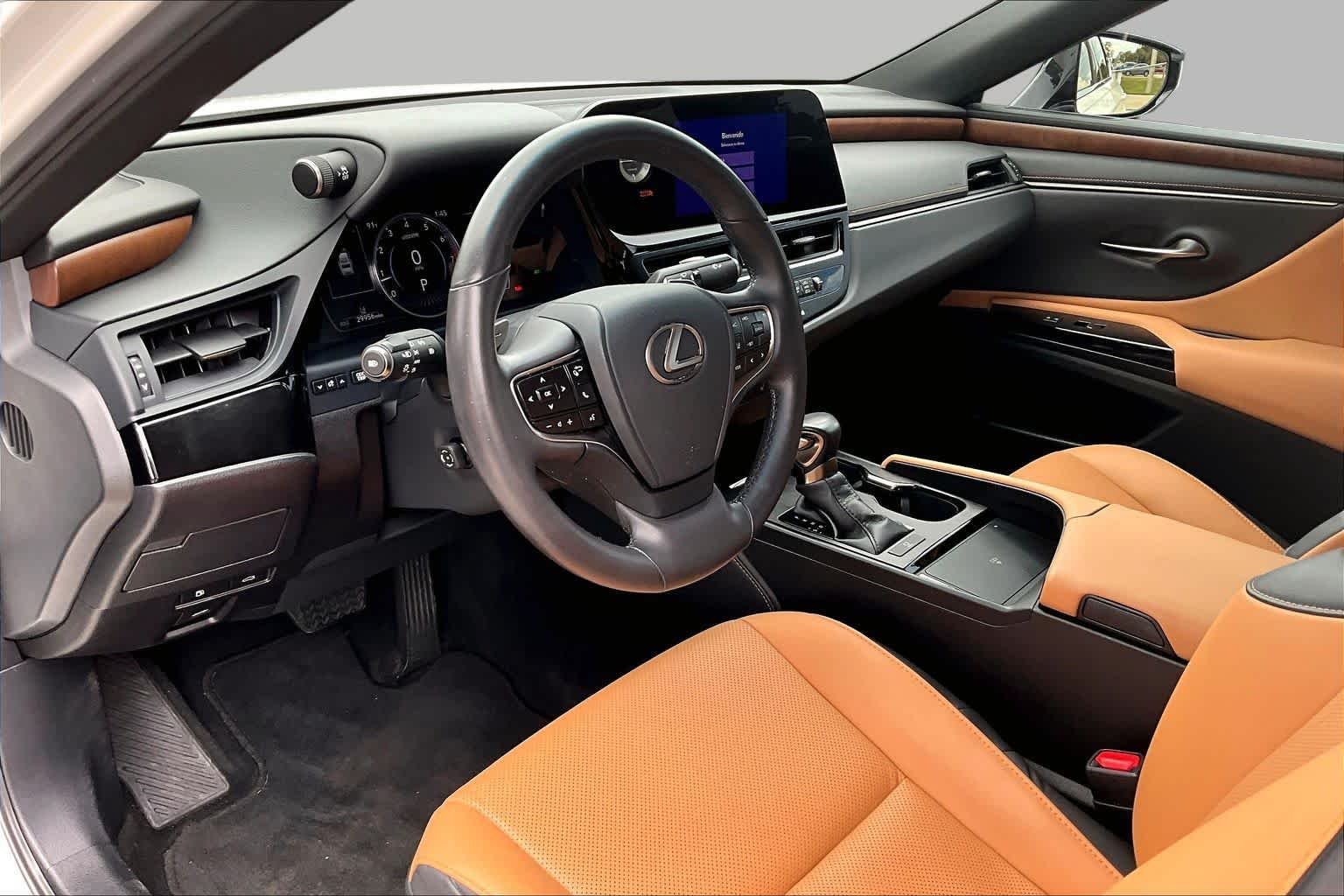Used 2023 Eminent White Pearl Lexus  image 18