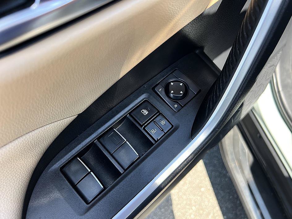 Used 2021 Lunar Toyota XLE Premium image 21