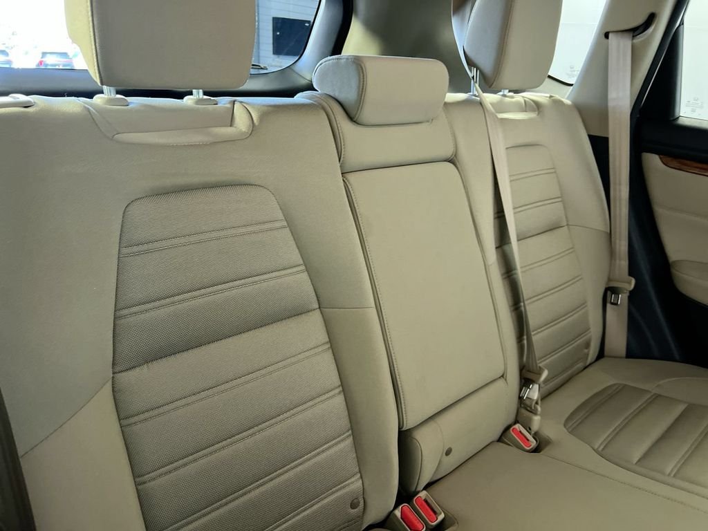 Used 2022 White Honda EX image 25
