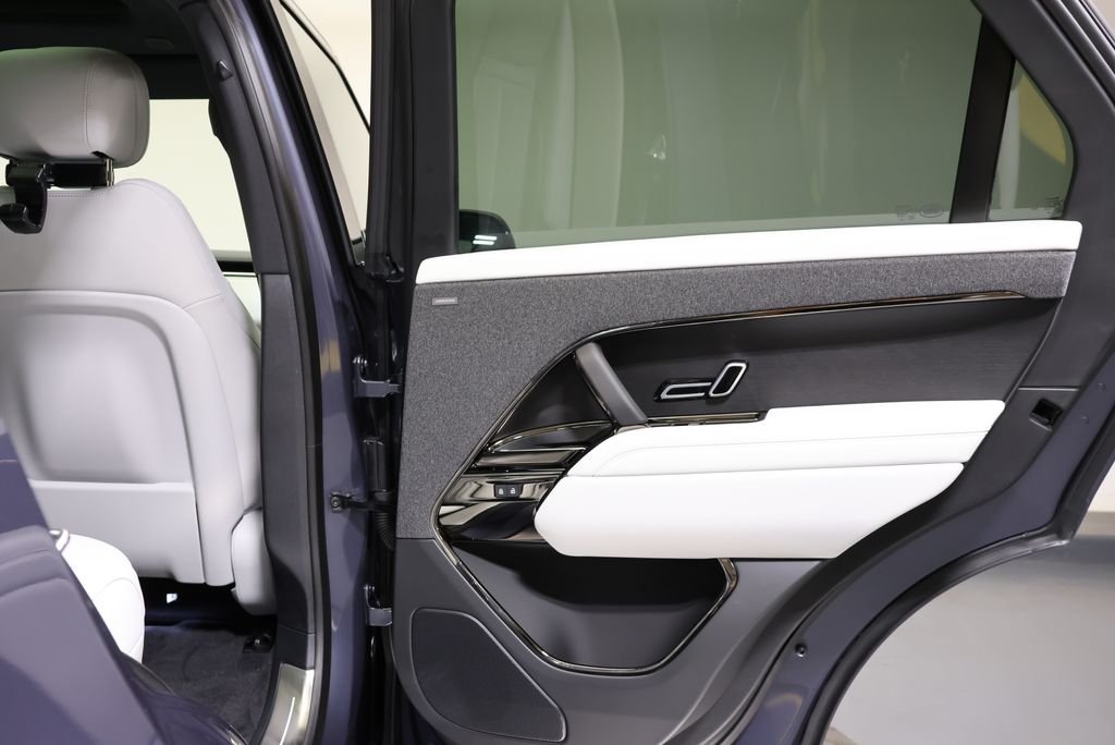 New 2026 Varesine Blue Metallic Land Rover SE image 41